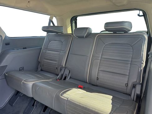 Used 2022 Lincoln Navigator L Black Label image 11