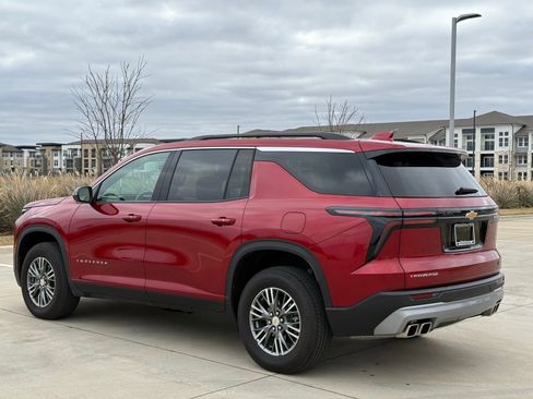 Certified 2025 Chevrolet Traverse LT image 7