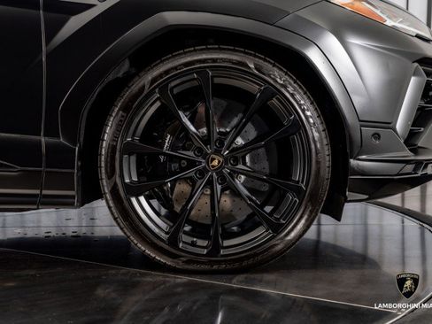Used 2024 Lamborghini Urus S image 23