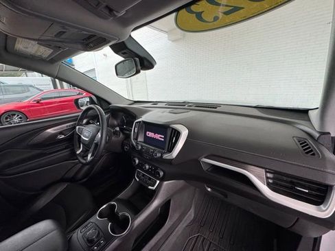 Used 2023 GMC Terrain SLT w/ Infotainment Package II image 16