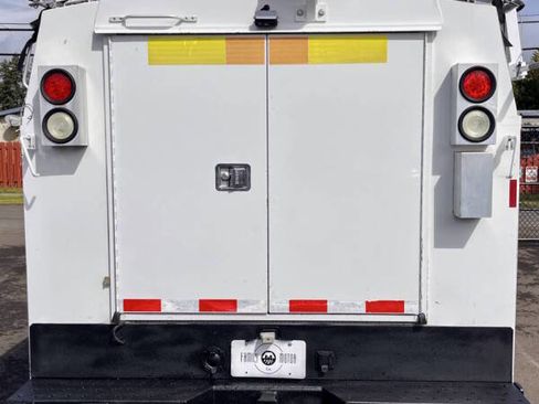 Used 2017 Chevrolet Silverado 3500 W/T RWD image 4