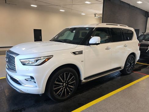 Used 2019 INFINITI QX80 Limited AWD/4WD image 2