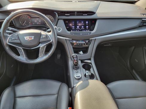 Used 2020 Cadillac XT5 Premium Luxury w/ LPO, Floor Liner Package AWD/4WD image 28