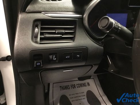 Used 2016 Chevrolet Impala LT w/ Convenience Package image 22