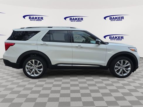 Used 2022 Ford Explorer Platinum w/ Equipment Group 601A image 2