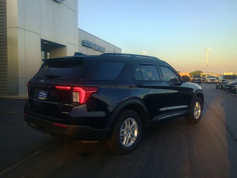 Certified 2025 Ford Explorer Active image 12