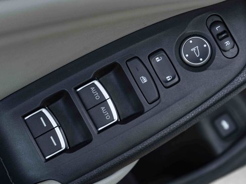 Used 2018 Honda Accord LX image 33