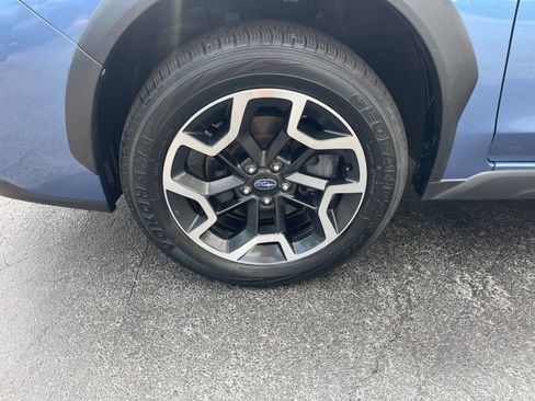 Used 2017 Subaru Crosstrek 2.0i Premium w/ Moonroof Package AWD/4WD image 8
