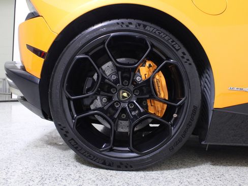 Used 2016 Lamborghini Huracan LP 610-4 image 8
