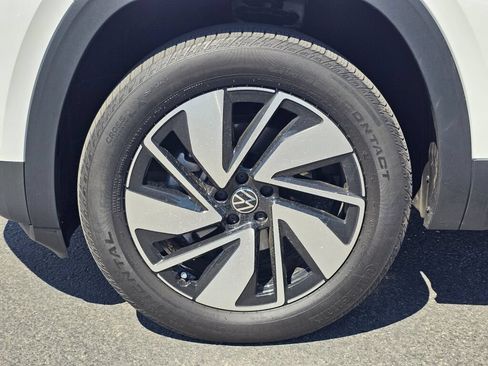 Certified 2024 Volkswagen Atlas SEL AWD/4WD image 8