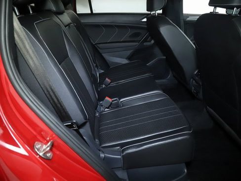 Used 2024 Volkswagen Tiguan SE R-Line image 34