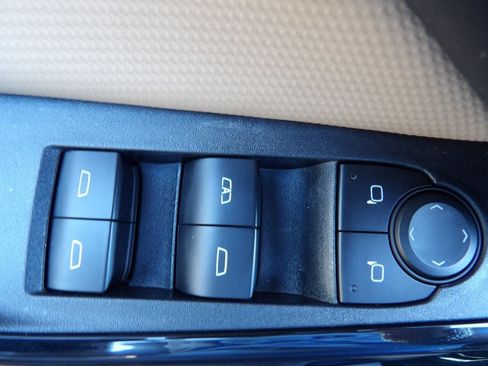 Used 2025 Chevrolet Equinox ACTIV w/ Convenience Package III FWD image 13
