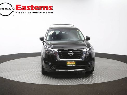 Used 2023 Nissan Pathfinder SL AWD/4WD image 52
