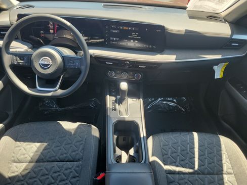 Used 2025 Nissan Kicks SV w/ Charging Package AWD/4WD image 11