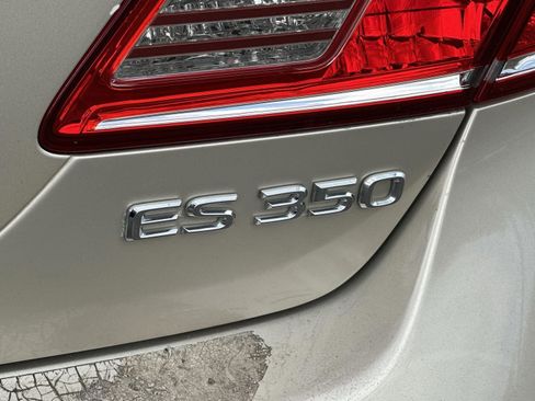 Used 2010 Lexus ES 350 image 24
