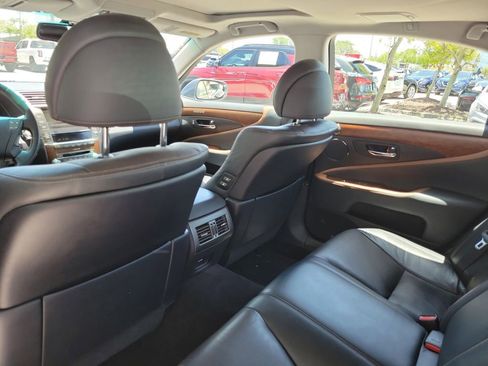 Used 2012 Lexus LS 460 w/ Sport Pkg RWD image 18
