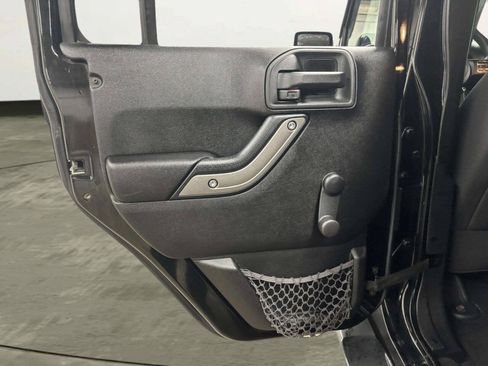Used 2014 Jeep Wrangler Unlimited Sport AWD/4WD image 15