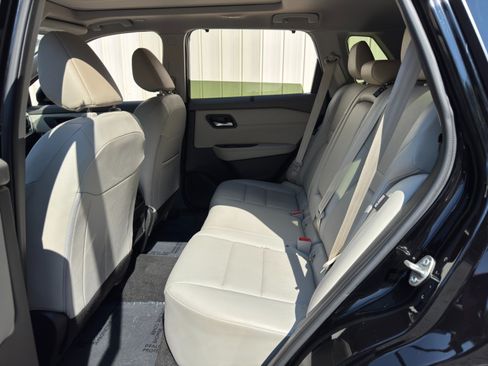 Used 2023 Nissan Rogue SV w/ SV Premium B Package FWD image 36