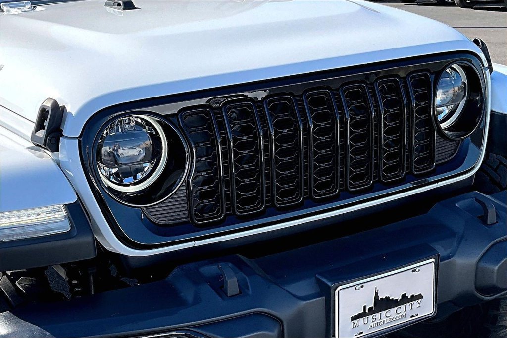 Used 2024 Jeep Gladiator Sport AWD/4WD image 34