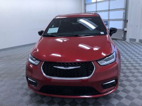 Used 2025 Chrysler Pacifica Select FWD image 15