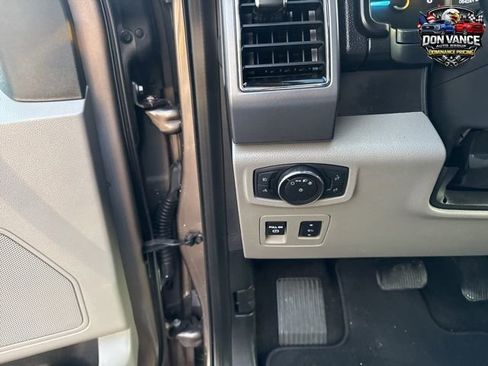 Used 2019 Ford F150 XLT w/ Equipment Group 302A Luxury AWD/4WD image 16
