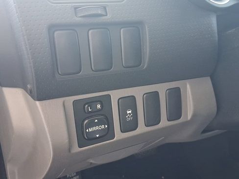 Used 2015 Toyota Tacoma PreRunner w/ Convenience Package RWD image 14