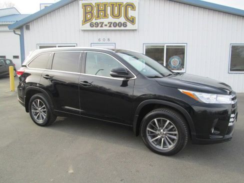 Used 2018 Toyota Highlander XLE image 1