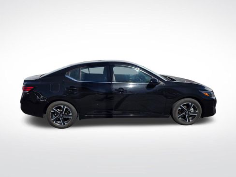 Used 2024 Nissan Sentra SV FWD image 4