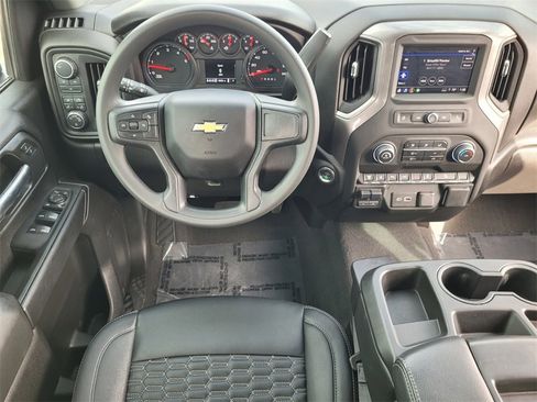 Used 2025 Chevrolet Silverado 2500 Custom w/ Custom Value Package image 17