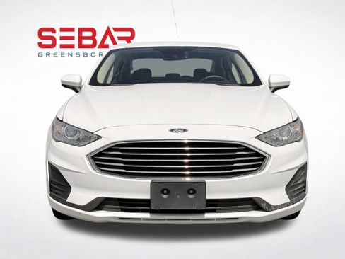 Used 2019 Ford Fusion SE FWD image 2