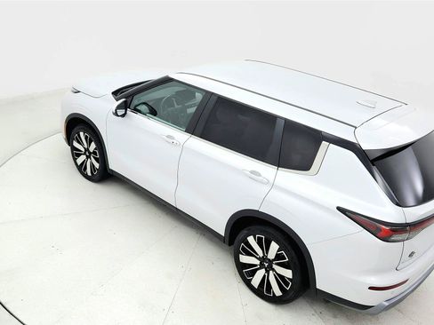 Used 2025 Mitsubishi Outlander SE AWD/4WD image 15
