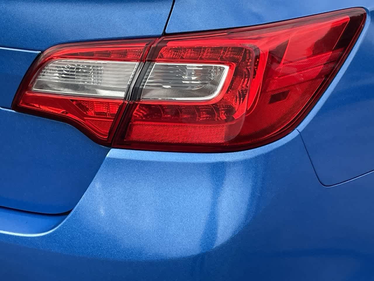 Used 2015 Subaru Legacy 2.5i AWD/4WD image 33