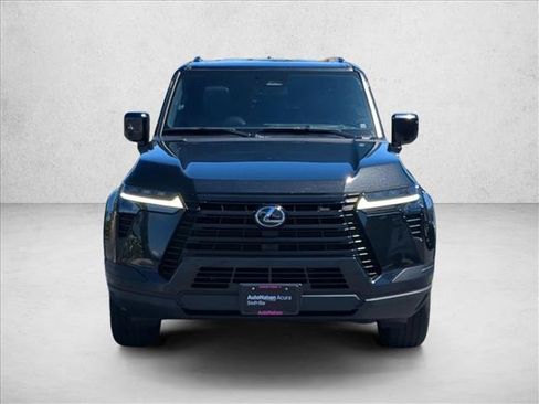 Used 2024 Lexus GX 550 w/ Cold Area Package AWD/4WD image 2