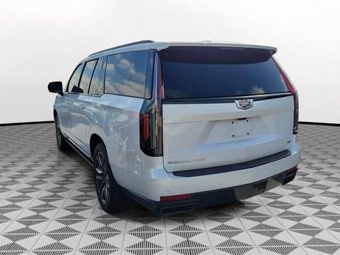 Certified 2023 Cadillac Escalade ESV Sport Platinum image 4