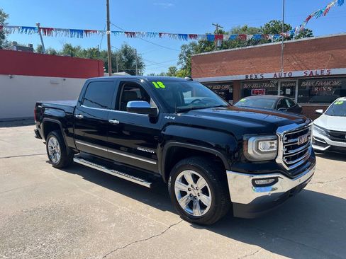 Used 2018 GMC Sierra 1500 SLT image 4