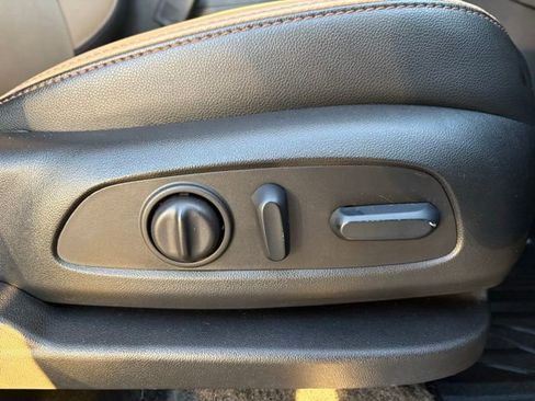 Used 2024 Chevrolet Equinox Premier image 32