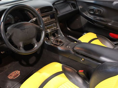 Used 1998 Chevrolet Corvette Convertible w/ Memory Pkg RWD image 29