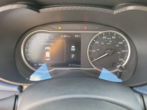 Used 2025 Nissan Versa SV FWD image 20