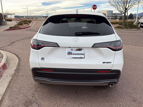 Certified 2025 Honda HR-V Sport image 5