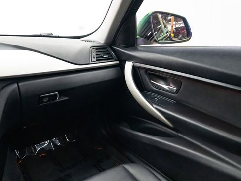 Used 2017 BMW 320i Sedan image 10