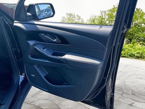 Used 2023 Chevrolet Traverse RS FWD image 22