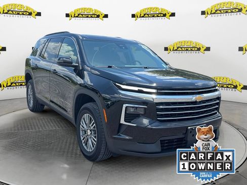 Used 2025 Chevrolet Traverse LT FWD image 8