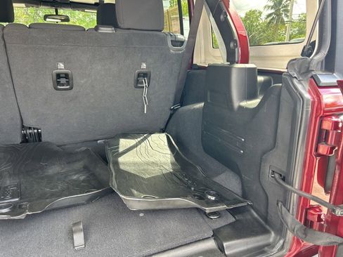 Used 2021 Jeep Wrangler Unlimited Sport image 30