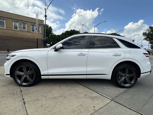 Used 2022 Genesis GV70 3.5T Sport w/ Sport Prestige Package AWD/4WD image 8
