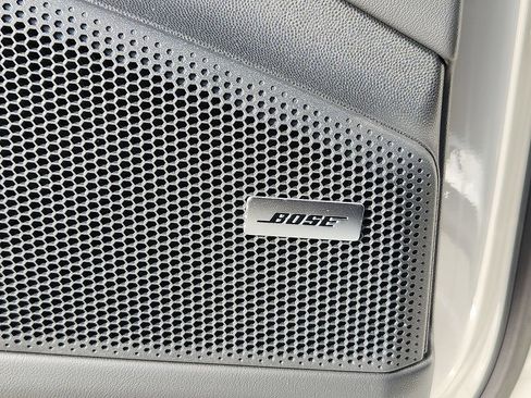 New 2026 Porsche Macan 4 Electric image 19