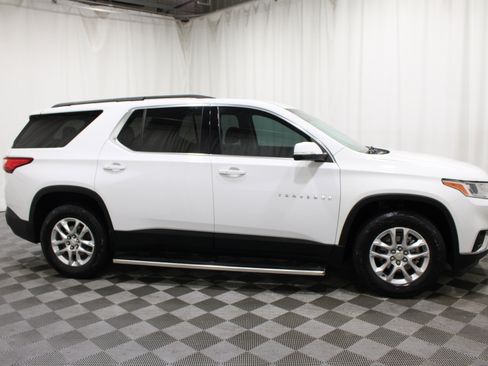 Used 2021 Chevrolet Traverse LT FWD image 30