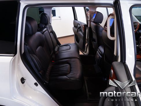 Used 2017 INFINITI QX80 2WD w/ Deluxe Technology Package image 38