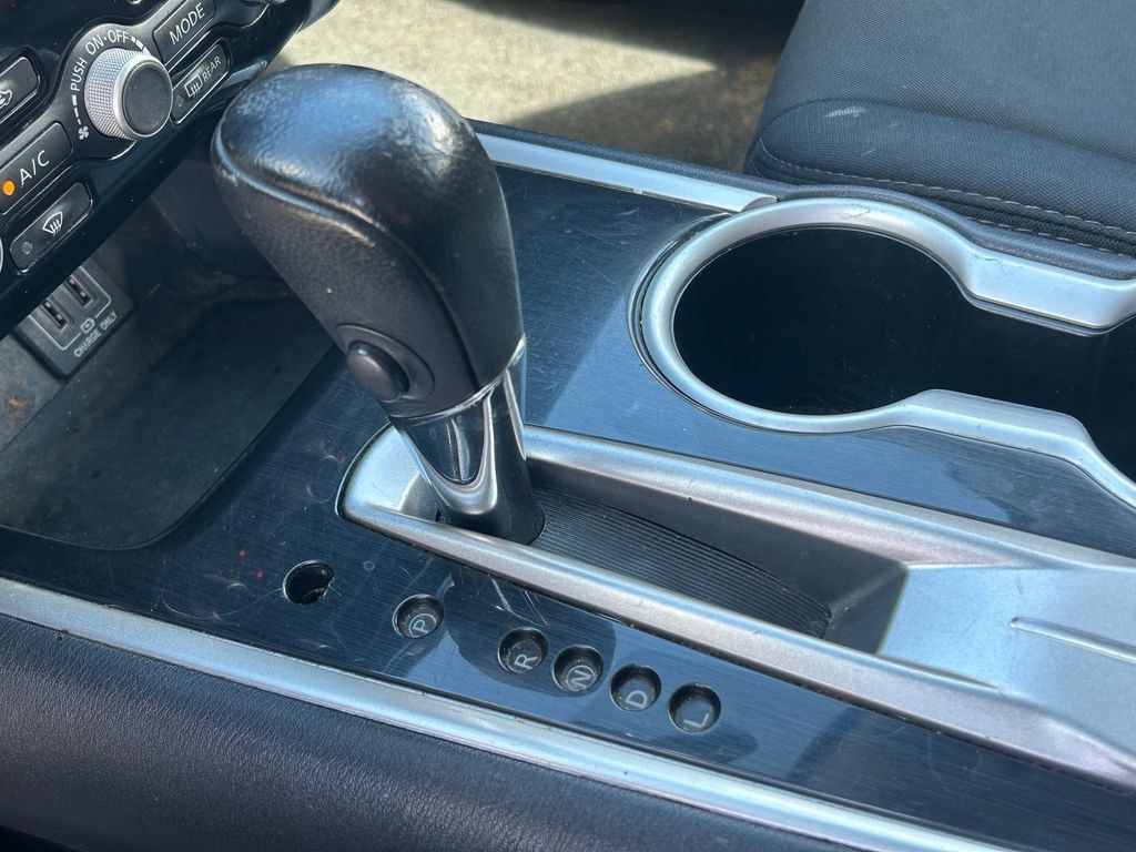Used 2018 Nissan Pathfinder SV FWD image 17