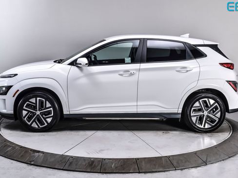 Used 2023 Hyundai Kona SE w/ Cargo Package FWD image 3