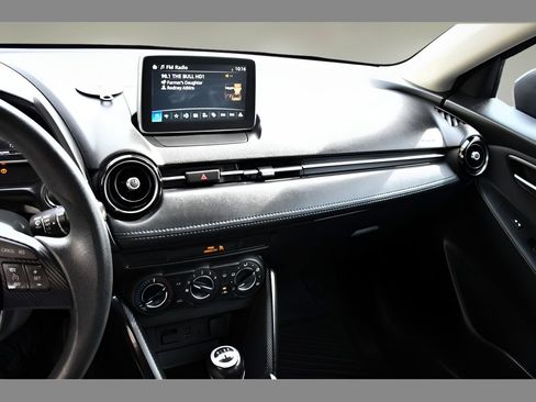 Used 2017 Toyota Yaris iA FWD image 18